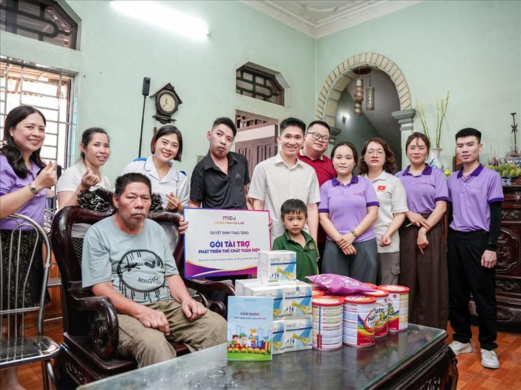 Trao gói tài trợ Phát triển thể chất toàn diện