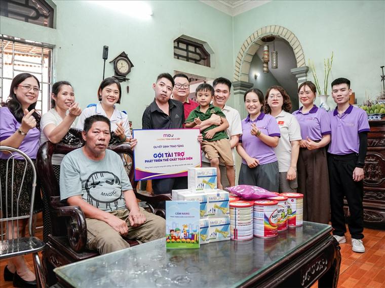 Trao gói tài trợ Phát triển thể chất toàn diện